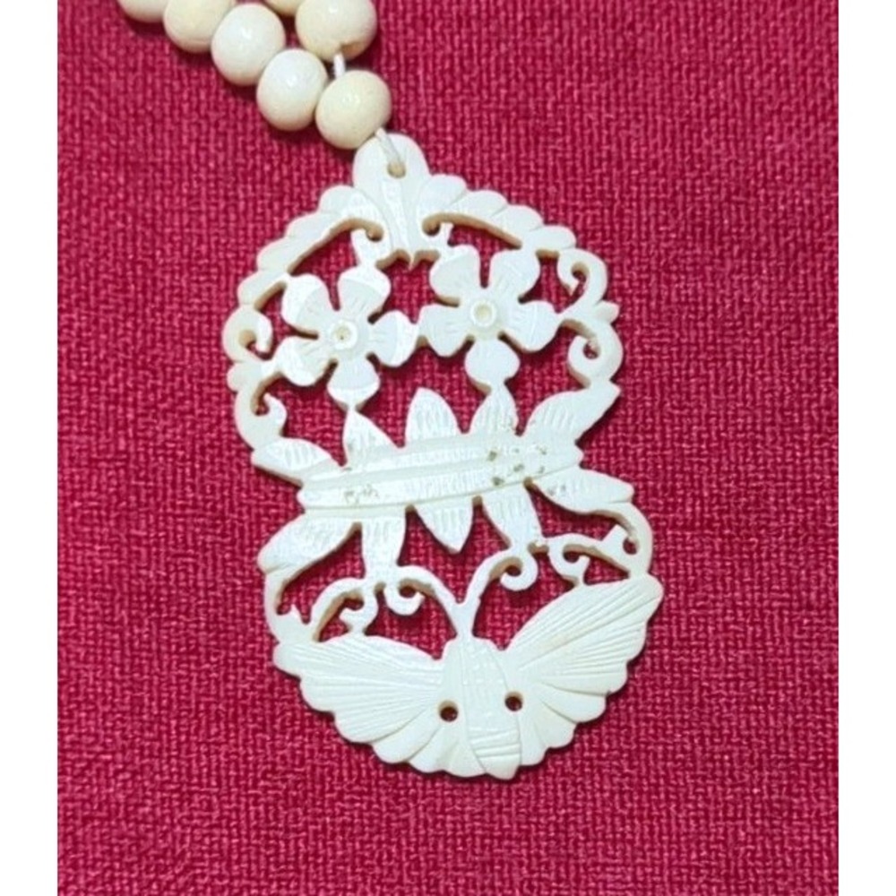 Vintage Hand Carved Bovine Bone Moth & Flower Pendant & Beaded Necklace 14" Drop - Picture 2 of 5
